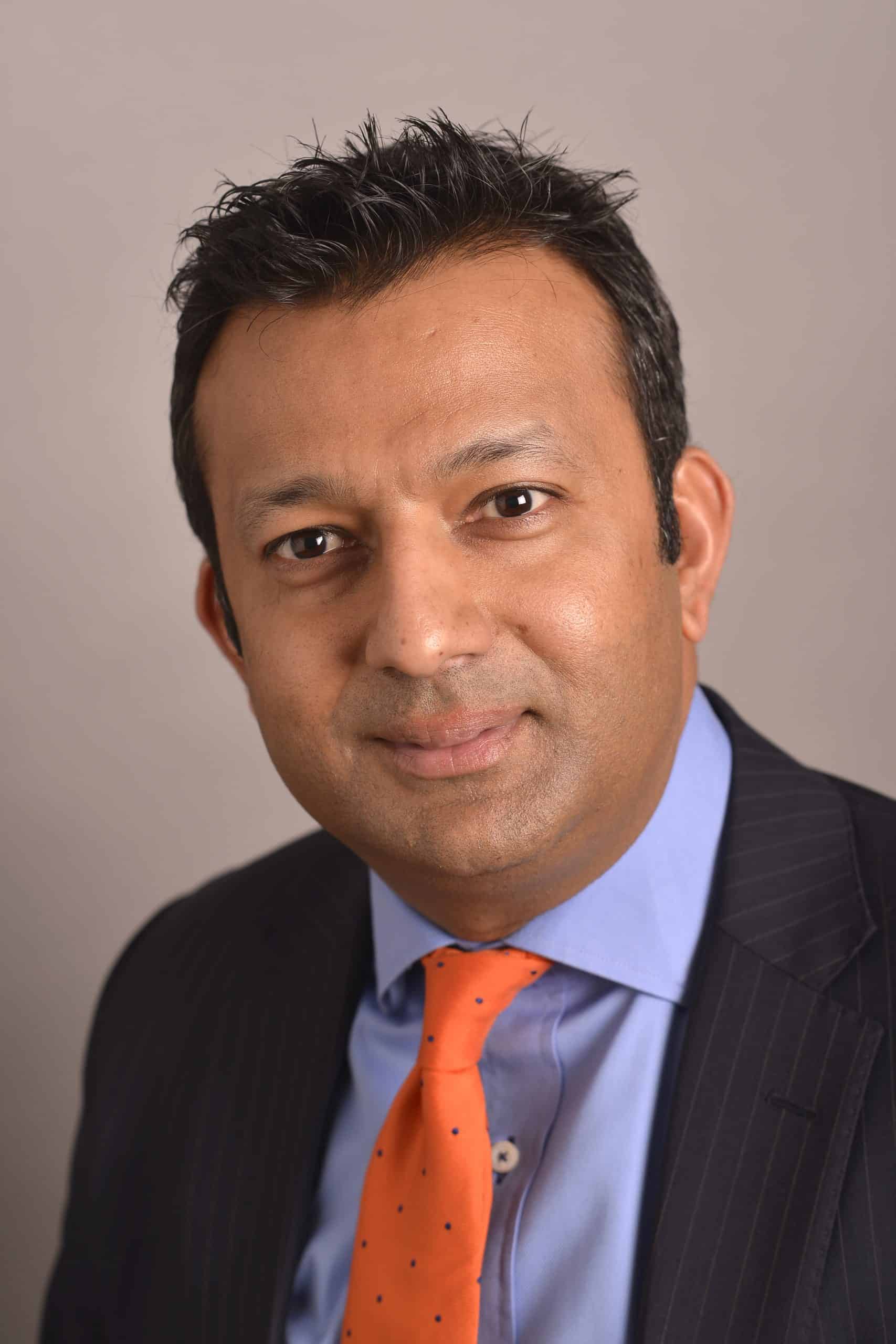 Hasan Khan - Unicredit