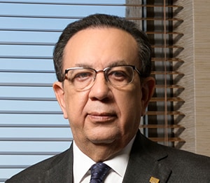 Héctor Valdez Albizu, central bank governor of Dominican Republic