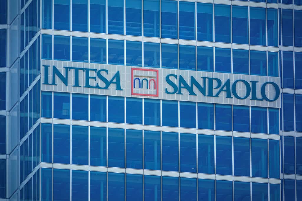 Intesa Sanpaolo Tests The Surge Of The Bitcoin Tide