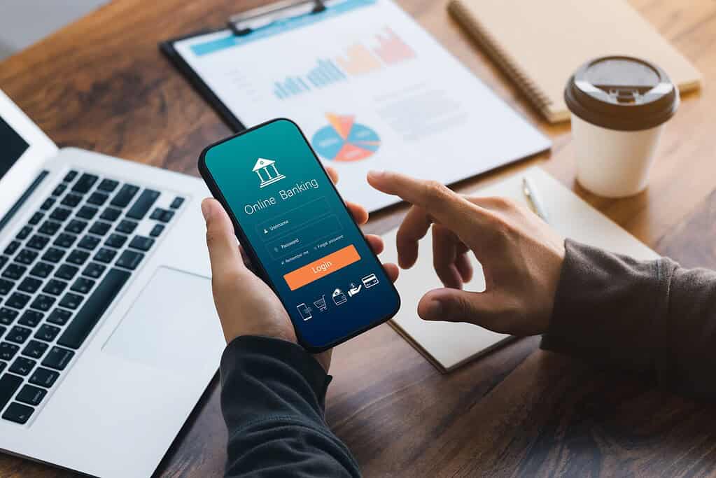 digital banking, CEE, mobile banking